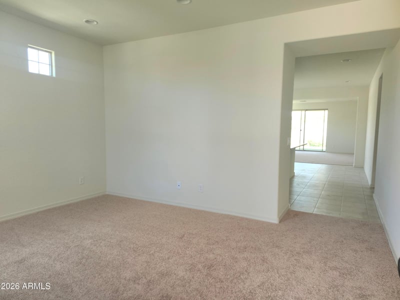 9046 W Luke Ave, Glendale, AZ 85305