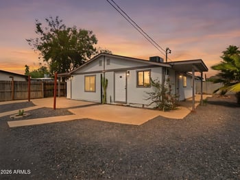 9047 N 9th St, Phoenix, AZ 85020