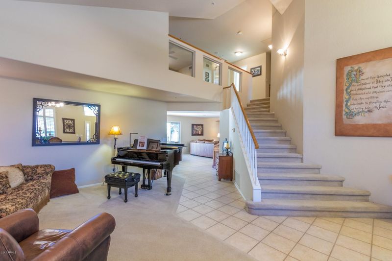 9049 E Meadow Hill Dr, Scottsdale, AZ 85260