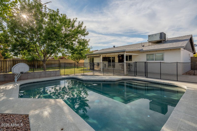 905 Bell De Mar Dr, Tempe, AZ 85283