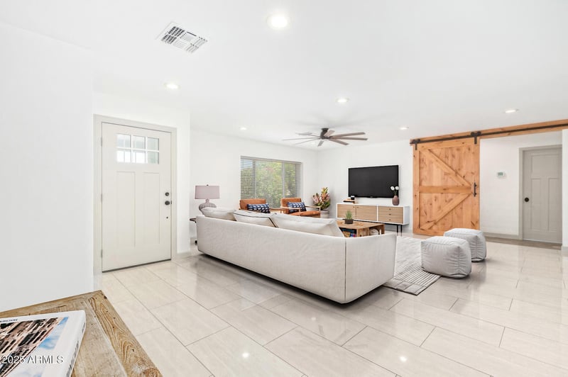 905 Bell De Mar Dr, Tempe, AZ 85283