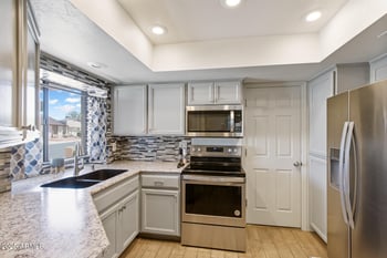 905 Bluefield Ave, Phoenix, AZ 85022
