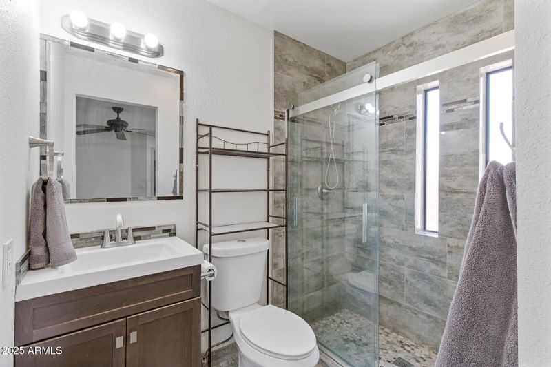 905 E Bluefield Ave, Phoenix, AZ 85022