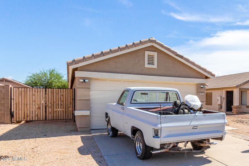 905 E Graham Ln, Apache Junction, AZ 85119