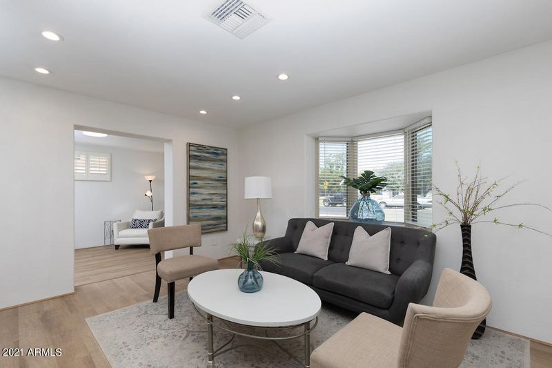 905 E Montebello Ave, Phoenix, AZ 85014