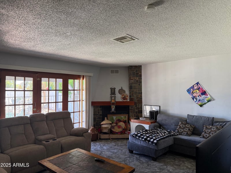 905 Helena Dr, Phoenix, AZ 85023