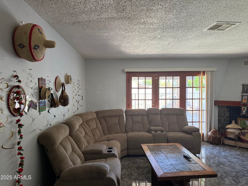 905 Helena Dr, Phoenix, AZ 85023