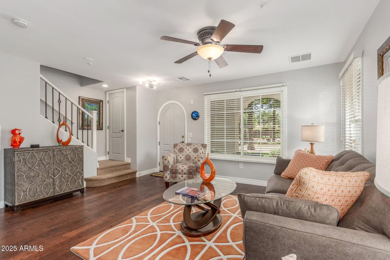 905 Osborn Ln, Gilbert, AZ 85296
