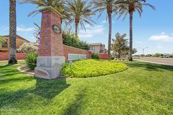 905 Osborn Ln, Gilbert, AZ 85296