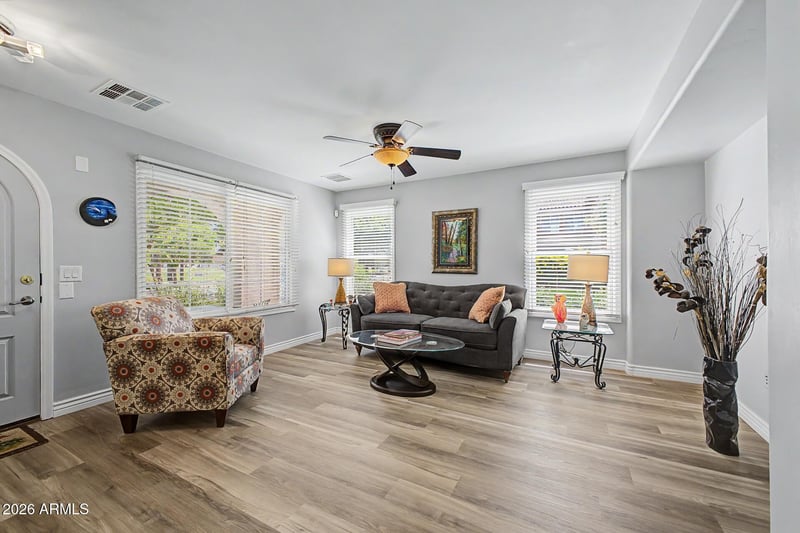905 Osborn Ln, Gilbert, AZ 85296