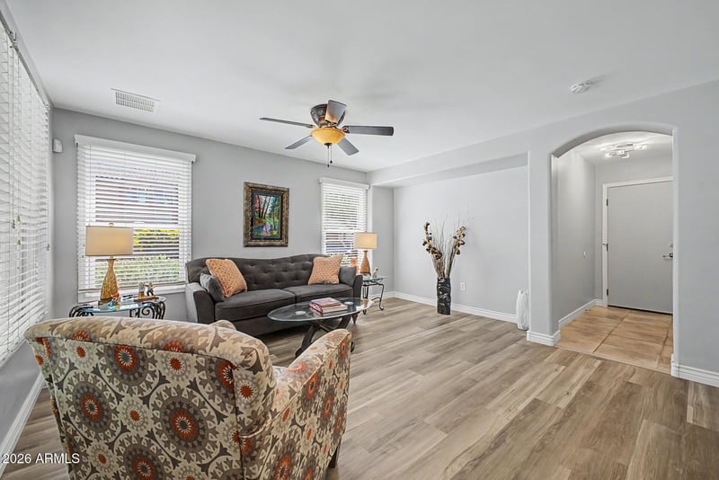 905 Osborn Ln, Gilbert, AZ 85296