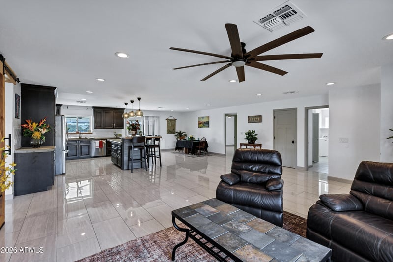 905 W Bell De Mar Dr, Tempe, AZ 85283