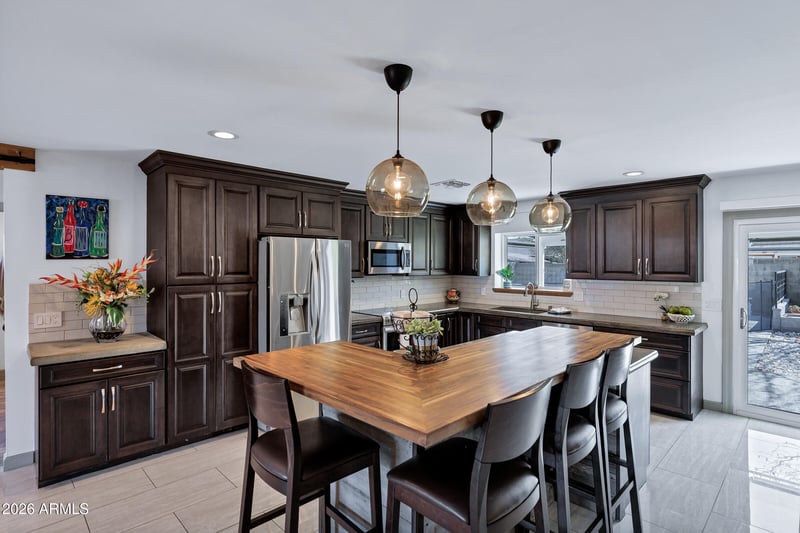 905 W Bell De Mar Dr, Tempe, AZ 85283