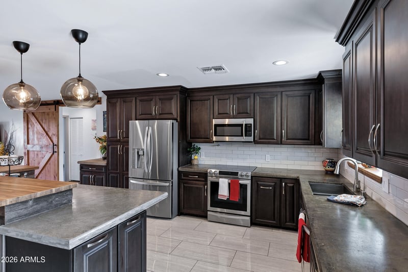 905 W Bell De Mar Dr, Tempe, AZ 85283