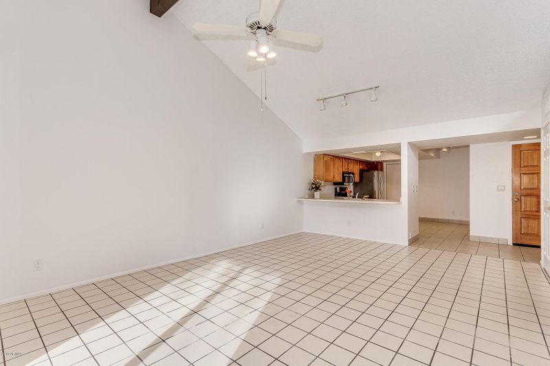 9051 E Winchcomb Dr, Scottsdale, AZ 85260