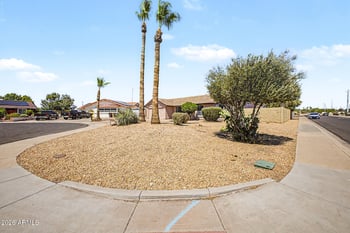 9051 72nd Dr, Peoria, AZ 85345