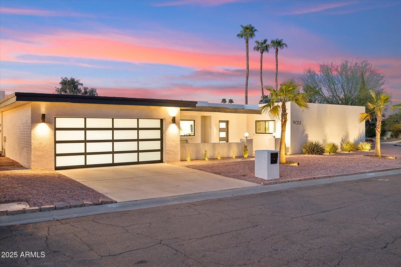 9052 29th St, Phoenix, AZ 85028