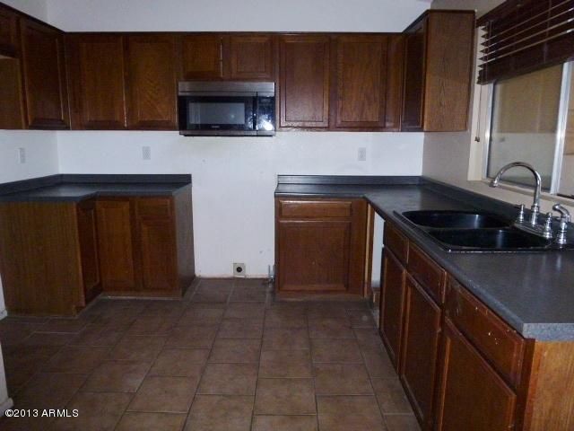 9053 N 84th Dr, Peoria, AZ 85345