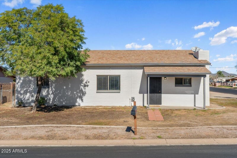 9054 Crescent Ave, Mesa, AZ 85208