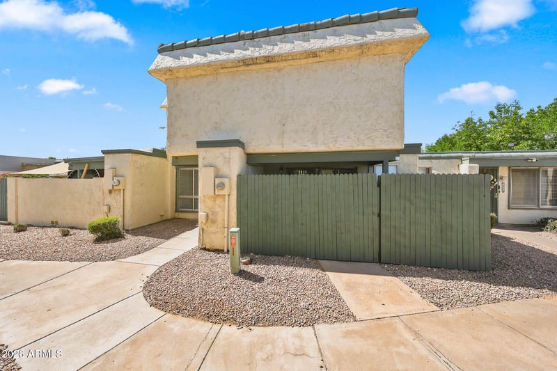 9054 51st Ln, Glendale, AZ 85302