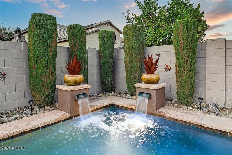 9058 Redbird Rd, Peoria, AZ 85383