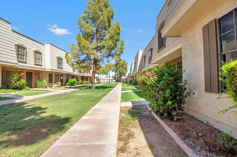 906 E Bendix Dr, Tempe, AZ 85283