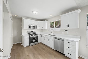 906 Escuda Dr, Phoenix, AZ 85024