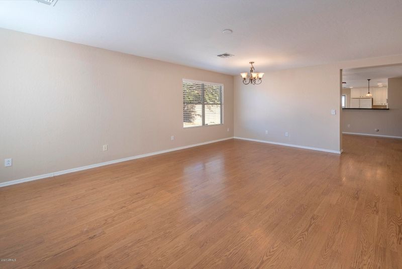 906 E Pedro Rd, Phoenix, AZ 85042