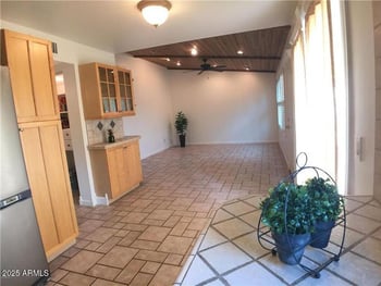 906 Malibu Dr, Tempe, AZ 85282