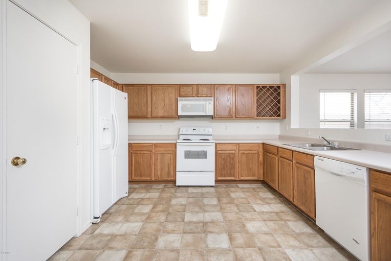 906 N 111th Dr, Avondale, AZ 85323