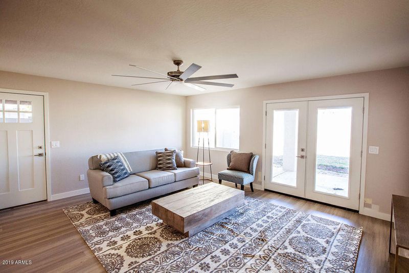 906 W Roma Ave, Phoenix, AZ 85013