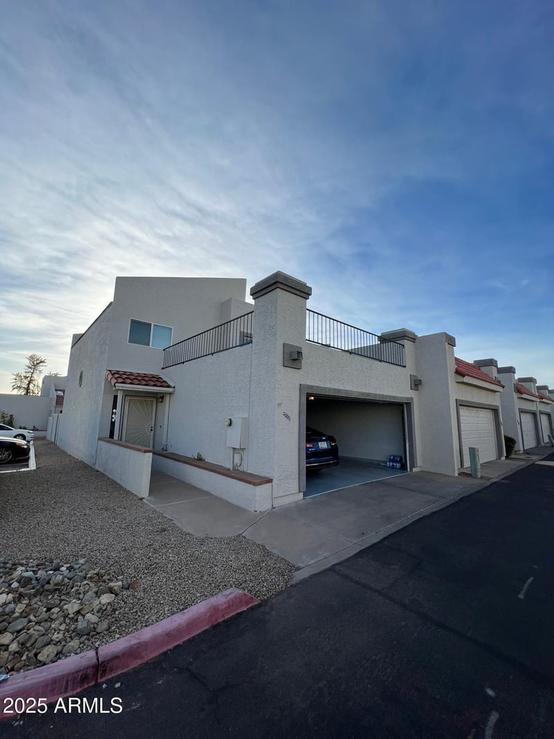 9060 47th Ln, Glendale, AZ 85302