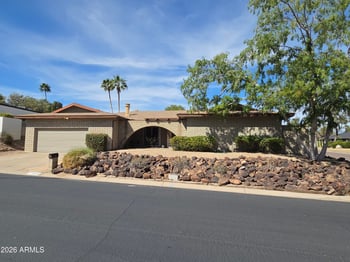 9060 Arroya Vista Dr, Phoenix, AZ 85028