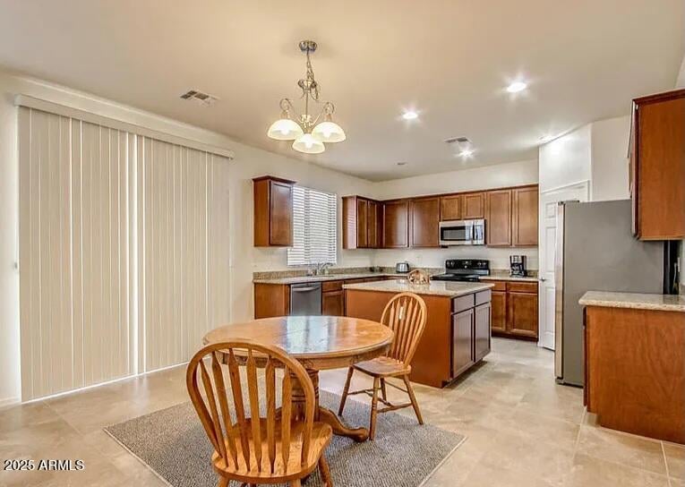 9060 Myrtle Ave, Glendale, AZ 85305
