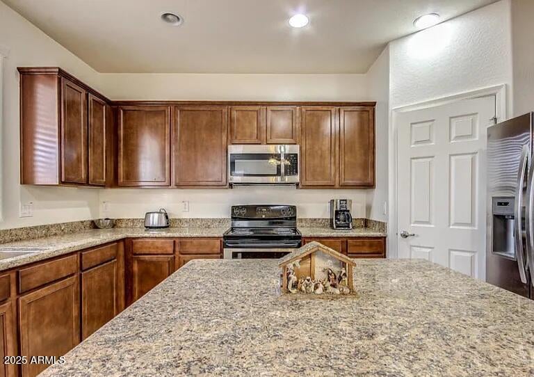 9060 Myrtle Ave, Glendale, AZ 85305