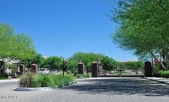9060 Myrtle Ave, Glendale, AZ 85305