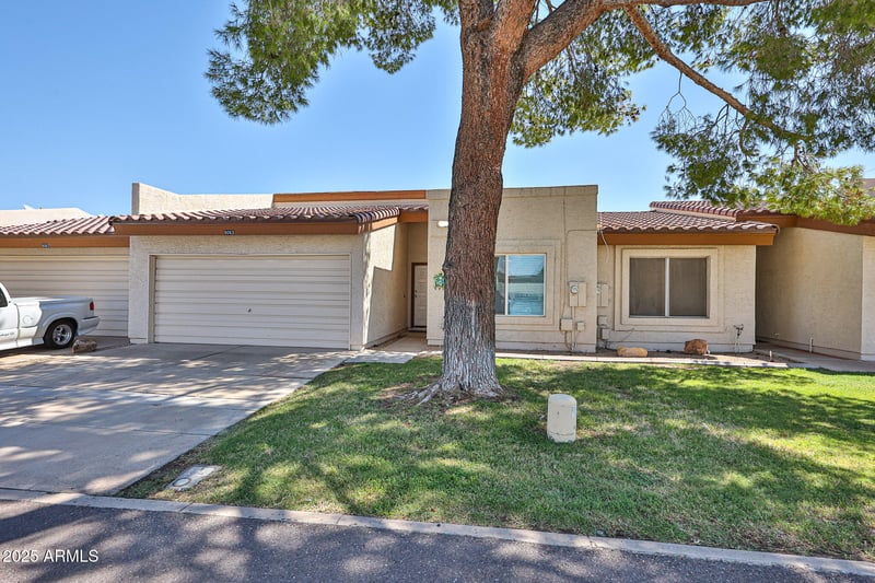 9063 68th Ave, Peoria, AZ 85345
