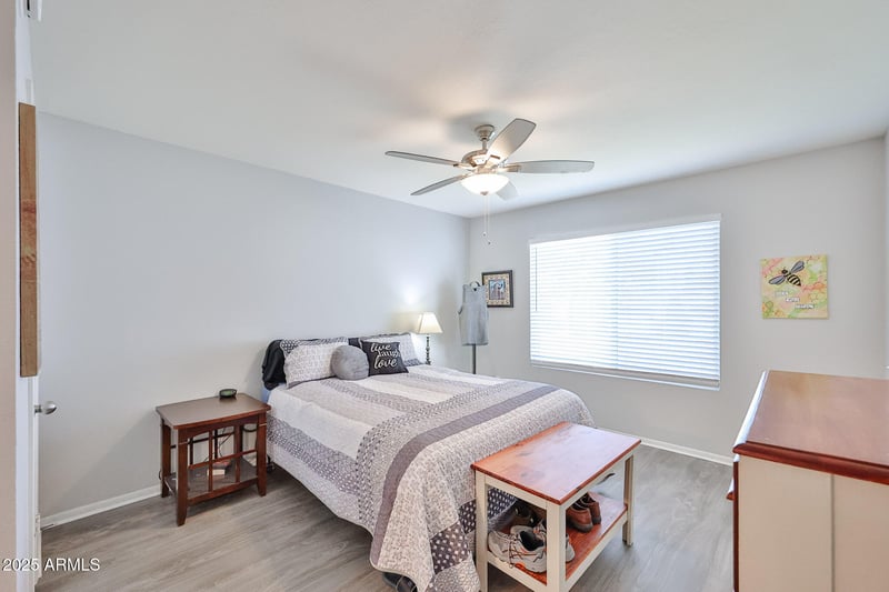 9063 68th Ave, Peoria, AZ 85345