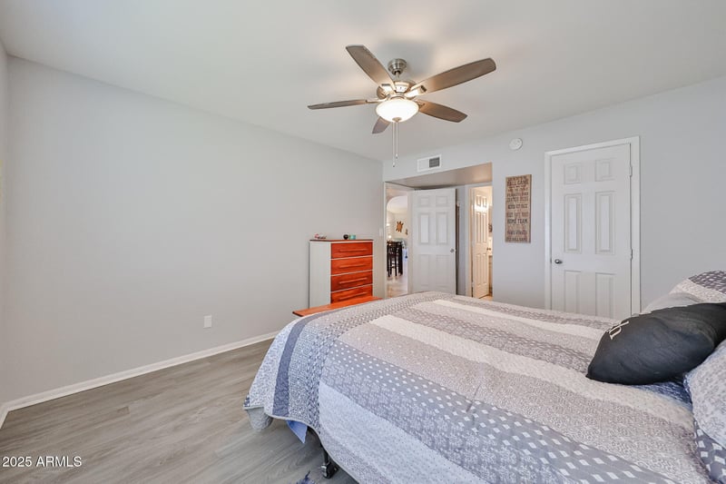 9063 68th Ave, Peoria, AZ 85345