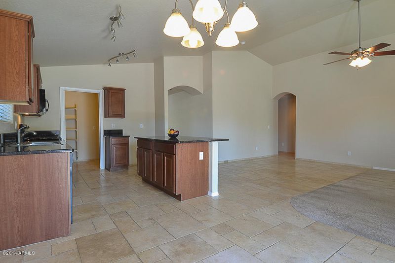 9067 W Tonopah Dr, Peoria, AZ 85382