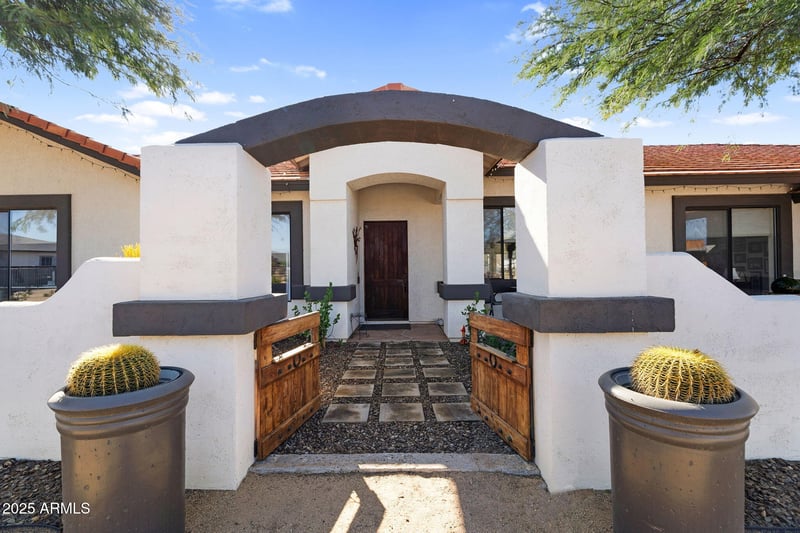 907 Carlise Rd, Phoenix, AZ 85086