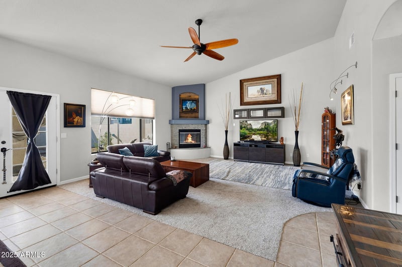 907 Carlise Rd, Phoenix, AZ 85086