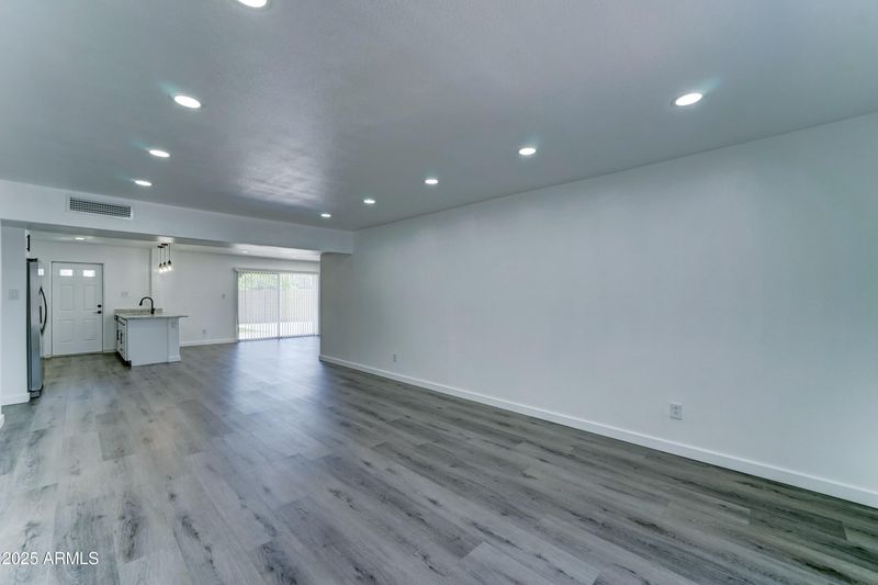 907 E Broadmor Dr, Tempe, AZ 85282