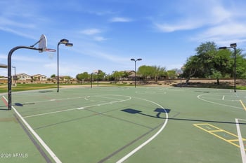 907 E Cowboy Cove Trl, San Tan Valley, AZ 85143