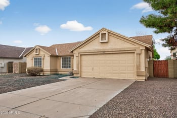 907 Falcon Dr, Gilbert, AZ 85234
