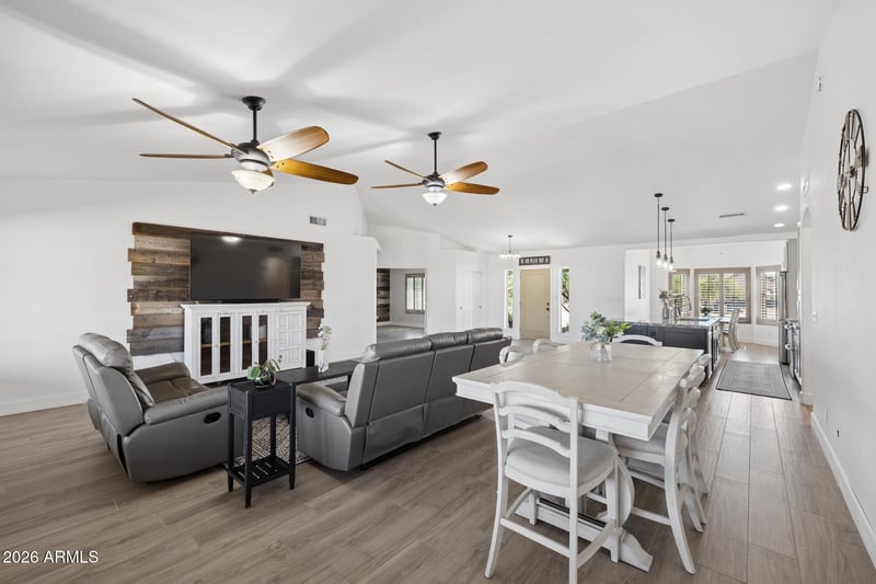 907 N Mountain Rd, Mesa, AZ 85207