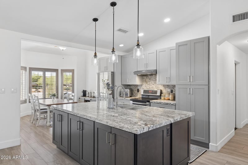 907 N Mountain Rd, Mesa, AZ 85207