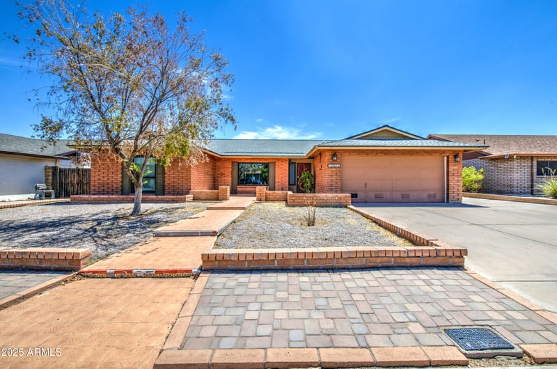 907 Redfield Rd, Tempe, AZ 85283