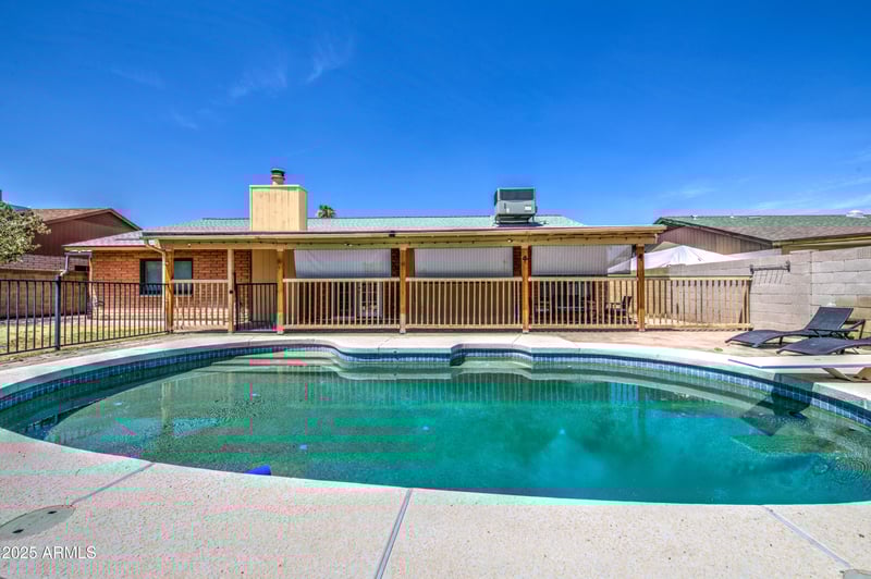 907 Redfield Rd, Tempe, AZ 85283