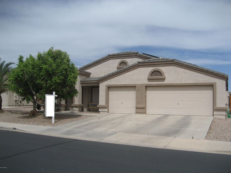 907 S 105th St, Mesa, AZ 85208